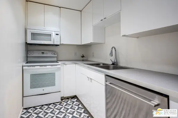 550 N Villa Court #205, Palm Springs, CA 92262