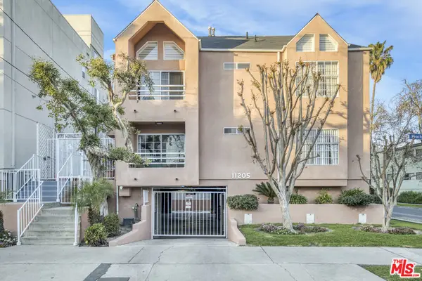 11205 Peach Grove Street, North Hollywood, CA 91601