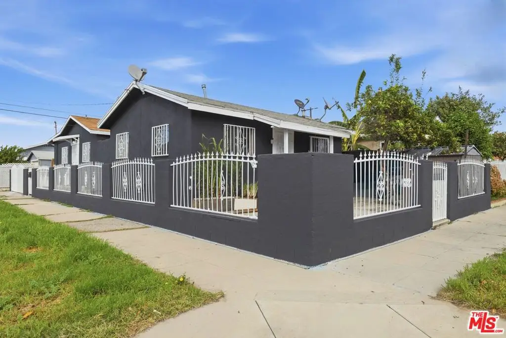 1049 W 67th Street, Los Angeles, CA 90044 - #1