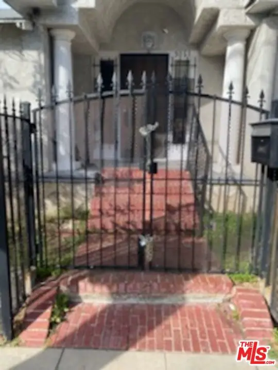 5061 Fountain Avenue, Los Angeles, CA 90029 - #2