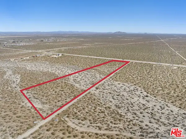 165 165th Avenue #U4, Palmdale, CA 93591