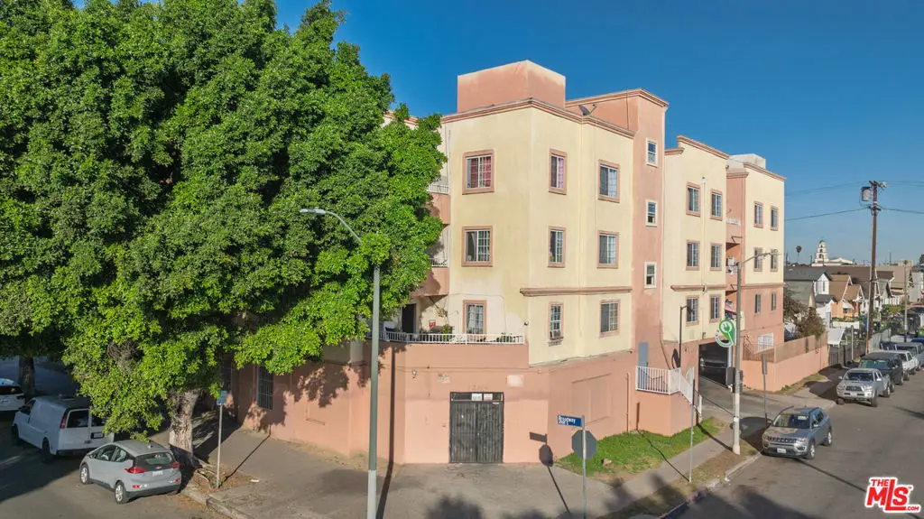 4920 S Broadway, Los Angeles, CA 90037 - #1