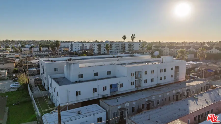 6334 Brynhurst Avenue, Los Angeles, CA 90043 - #3