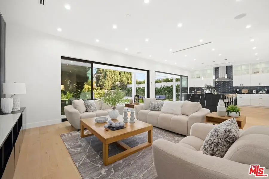 5012 Enfield Avenue, Encino, CA 91316 - #2