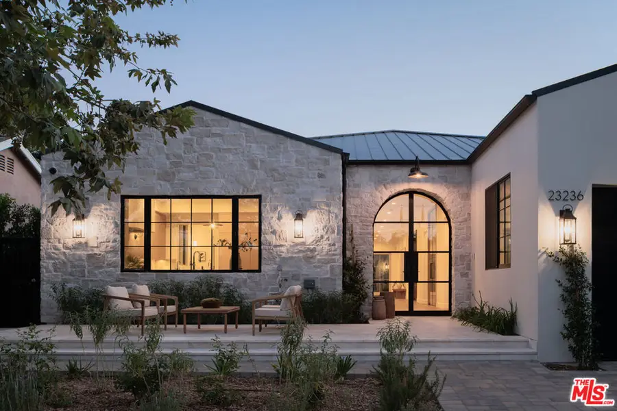 23236 Hatteras Street, Woodland Hills, CA 91367 - #3