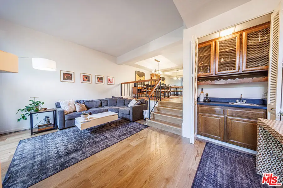 18731 Hatteras Street #34, Tarzana, CA 91356 - #3