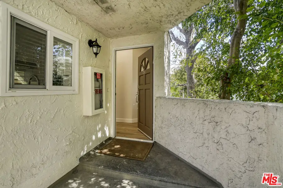 18411 Hatteras Street #230, Tarzana, CA 91356 - #2