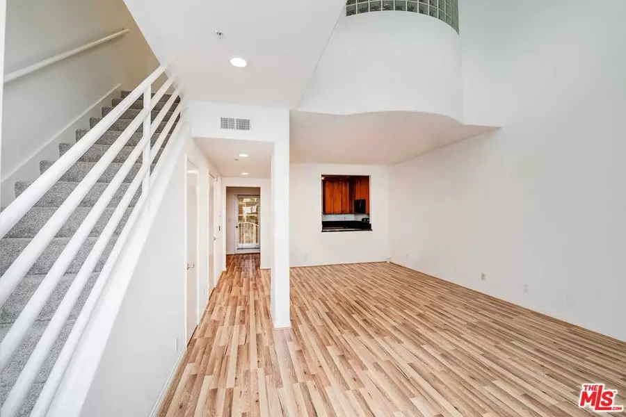 10629 Woodbridge Street #102, Toluca Lake, CA 91602 - #3