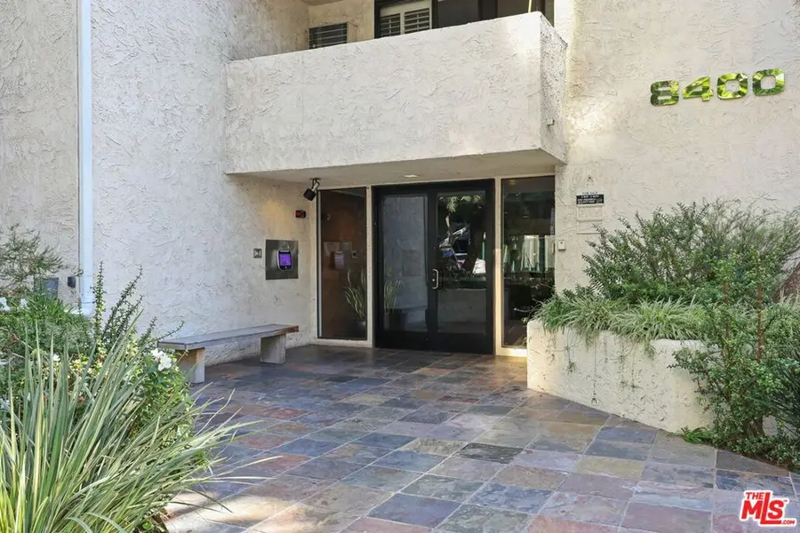 8400 De Longpre Avenue #202, West Hollywood, CA 90069 - #3