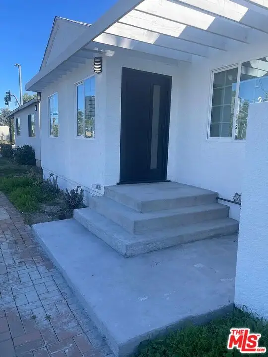 6036 Lindley Avenue, Encino, CA 91316 - #2