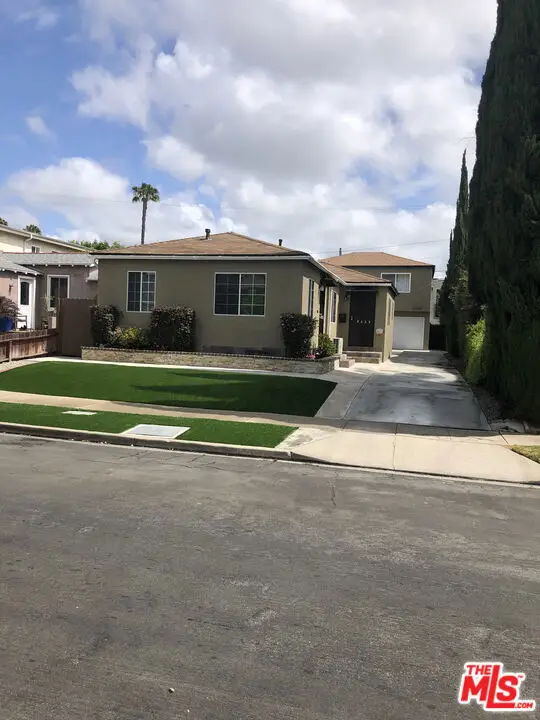 8639 Hervey Street, Los Angeles, CA 90034