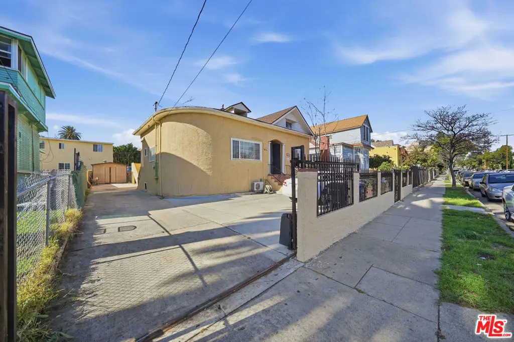 1147 S Westlake Avenue, Los Angeles, CA 90006 - #1