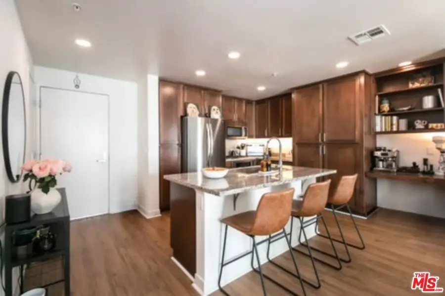 21301 Erwin Street #414, Woodland Hills, CA 91367 - #3