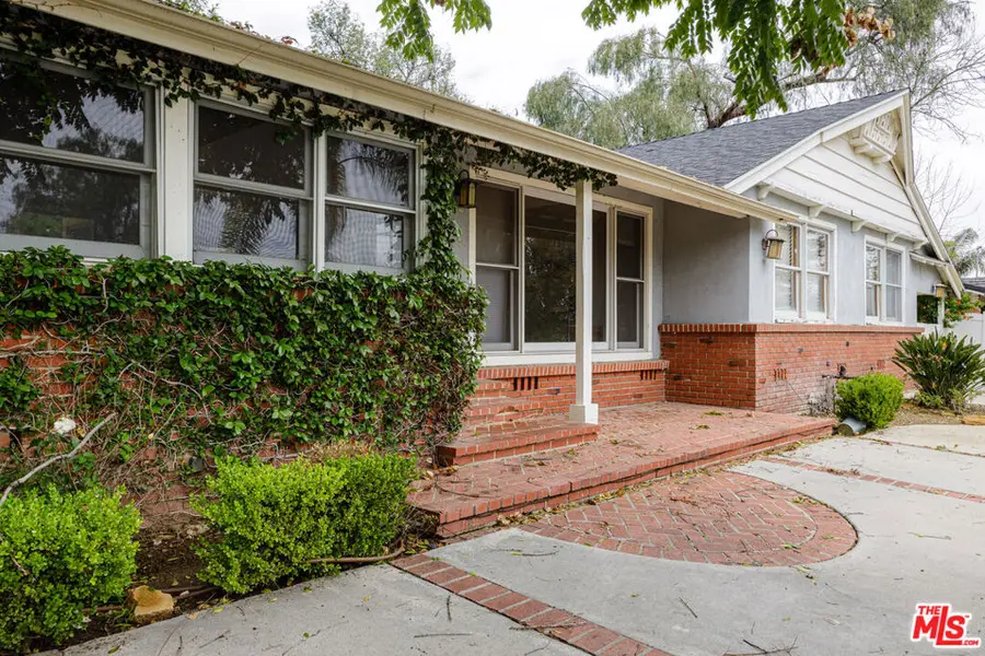 19439 Oxnard Street, Tarzana, CA 91356 - #3