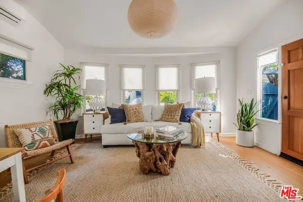 5848 Willoughby Avenue, Los Angeles, CA 90038