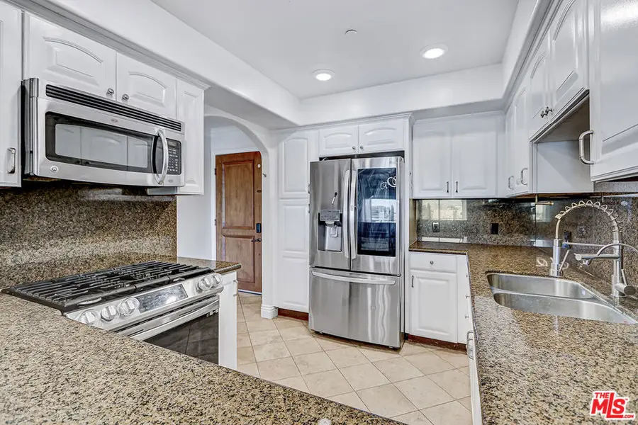 1520 S Shenandoah Street #304, Los Angeles, CA 90035 - #3