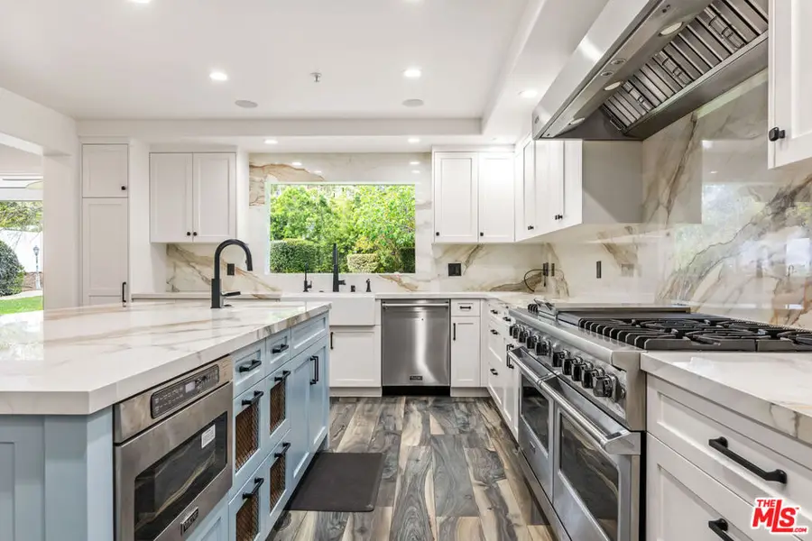 6221 Penfield Avenue, Woodland Hills, CA 91367 - #3