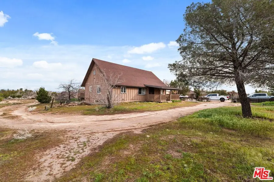 6906 Phelan Road, Phelan, CA 92371 - #3