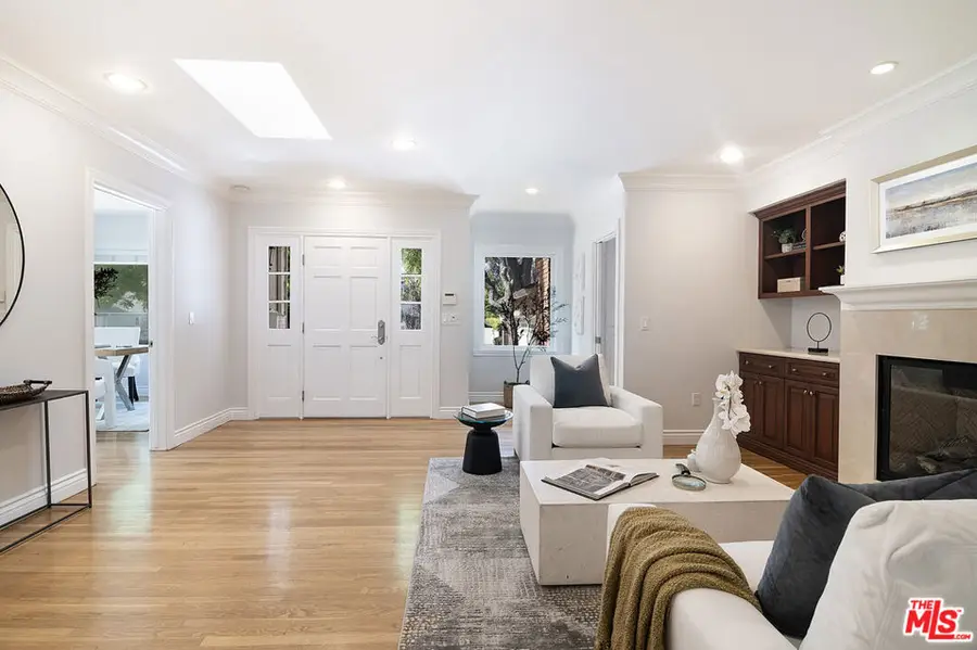 2332 Castle Heights Avenue, Los Angeles, CA 90034 - #2