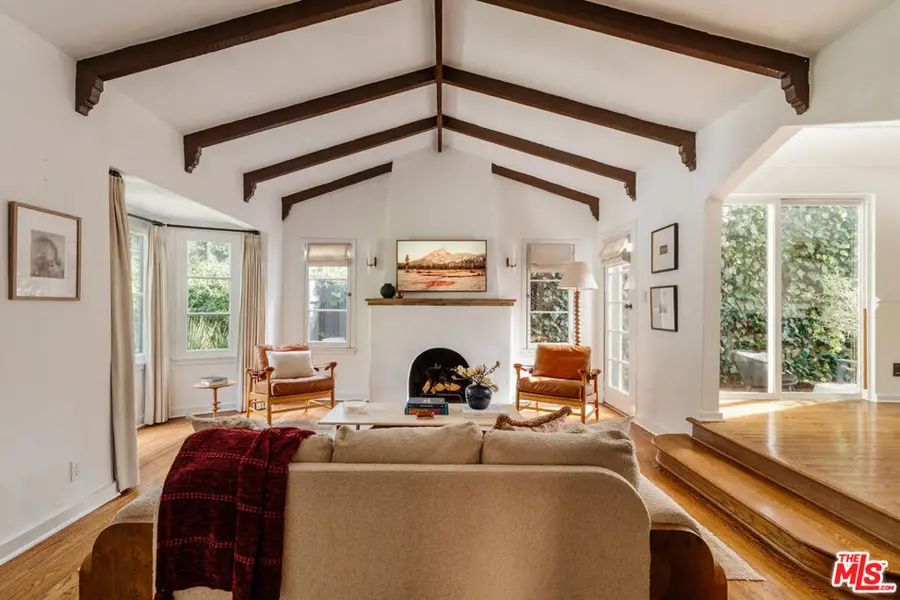 8260 Oakwood Avenue, Los Angeles, CA 90048 - #2