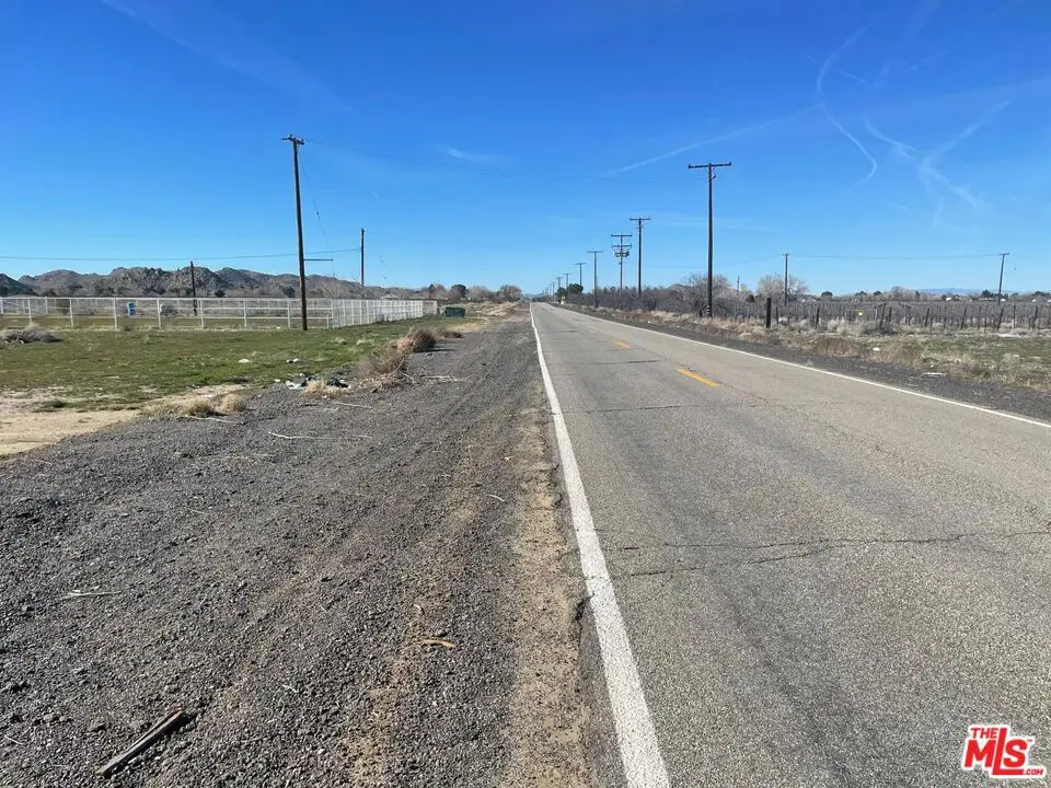 18468 E Ave O, Palmdale, CA 93591 - #1