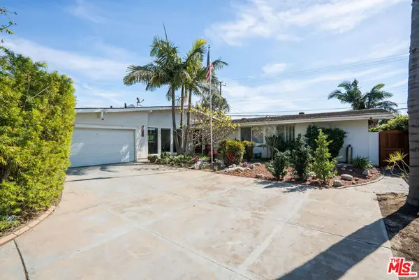 11332 Loch Lomond Road, Los Alamitos, CA 90720