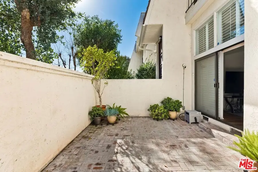 6263 Randi Avenue, Woodland Hills, CA 91367 - #3