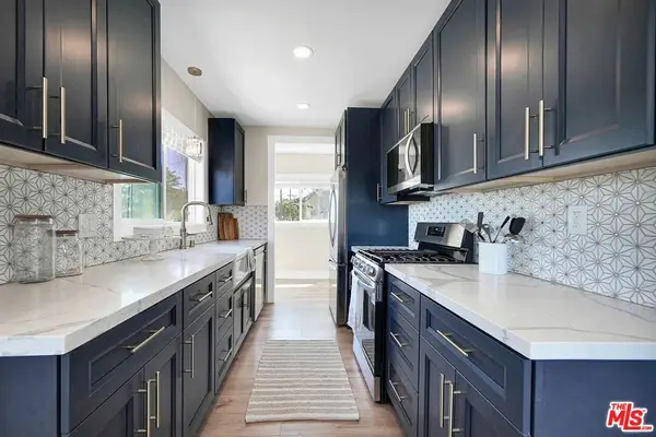 5726 Los Angeles, Emeryville, CA 94608