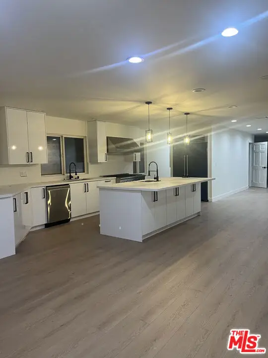 15147 Otsego Street, Sherman Oaks, CA 91403 - #2