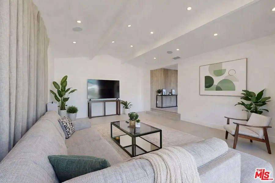 3873 Royal Woods Drive, Sherman Oaks, CA 91403 - #3