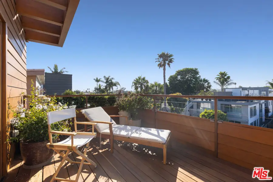 812 Brooks Avenue, Venice, CA 90291 - #2