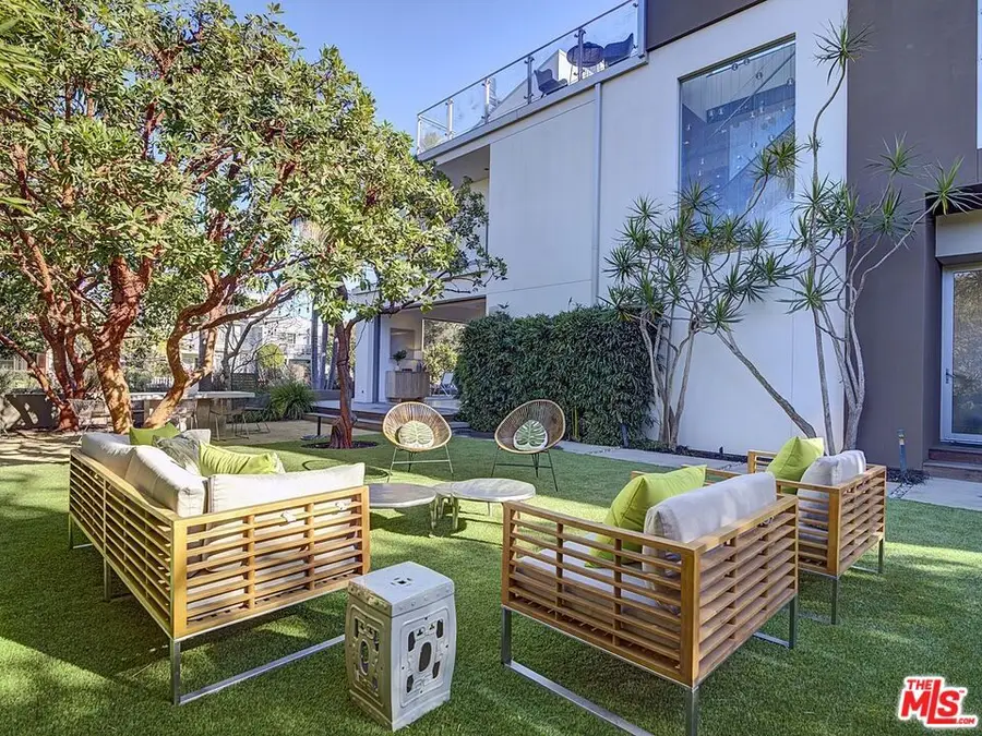 2910 & 2908 Strongs Drive, Venice, CA 90291 - #2