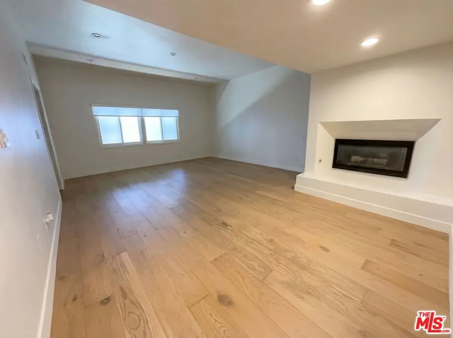 4900 Queen Victoria Road, Woodland Hills, CA 91364 - #3