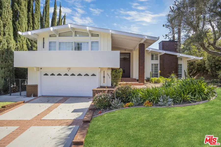 3970 Ellenita Avenue, Tarzana, CA 91356 - #3