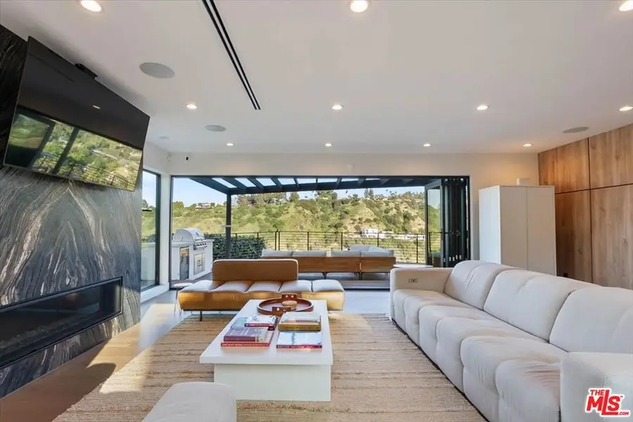 3820 Scadlock Lane, Sherman Oaks, CA 91403 - #3