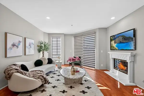 333 Westminster Avenue #405, Los Angeles, CA 90020