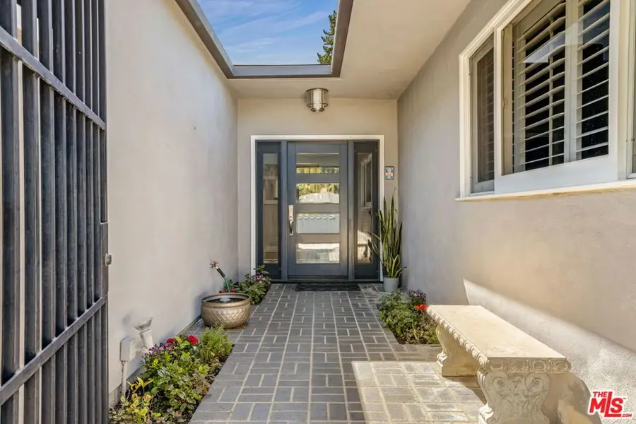 15514 High Knoll Road, Encino, CA 91436 - #2