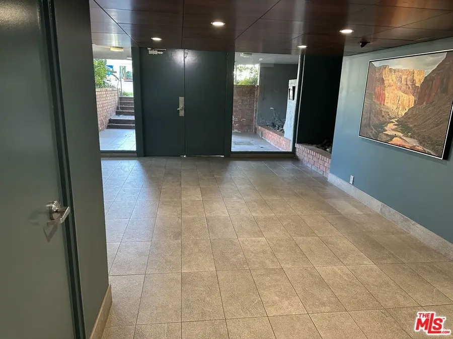 930 California Avenue #301, Santa Monica, CA 90403 - #3