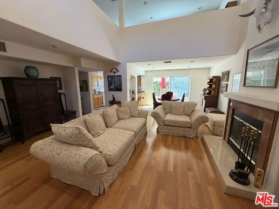 1043 11th Street #3, Santa Monica, CA 90403 - #2