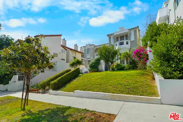 865 S Lucerne Boulevard, Los Angeles, CA 90005