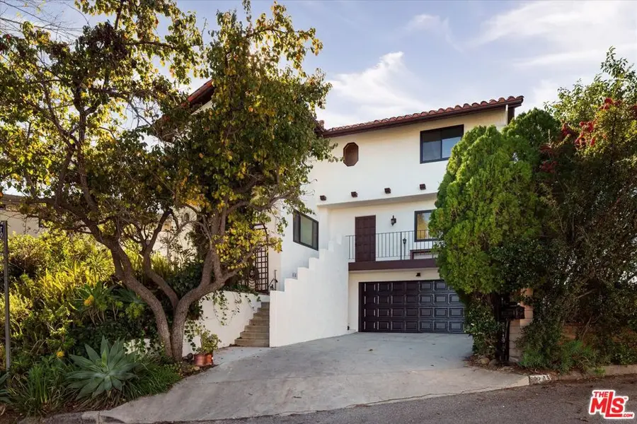 4249 Torreon Drive, Woodland Hills, CA 91364 - #2