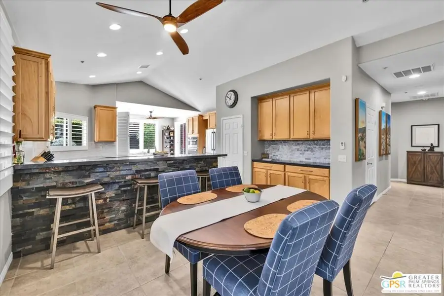 245 Canyon Circle #35, Palm Springs, CA 92264 - #3