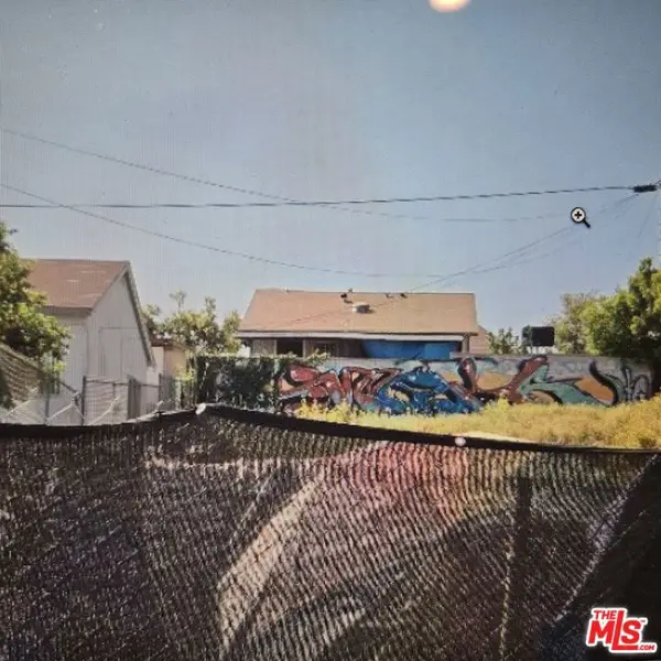 1121 Irolo Street, Los Angeles, CA 90006