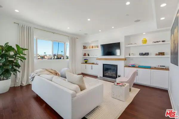 1316 Amherst Avenue #402, Los Angeles, CA 90025