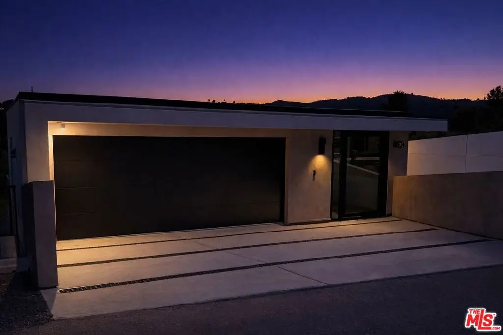 5134 Medina Road, Woodland Hills, CA 91364 - #1