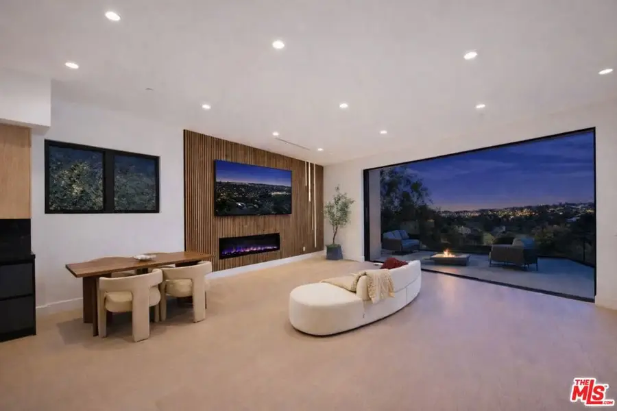 5134 Medina Road, Woodland Hills, CA 91364 - #2