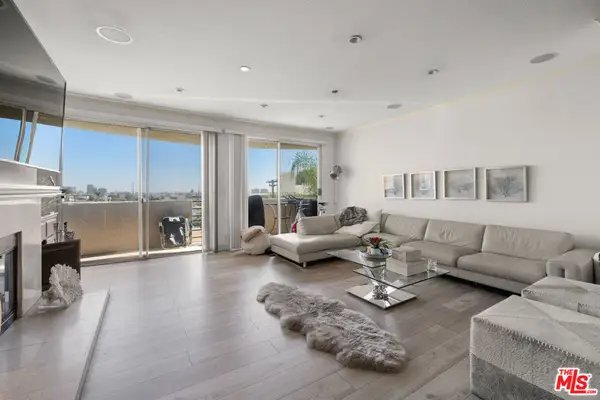 11535 Rochester Avenue #301, Los Angeles, CA 90025