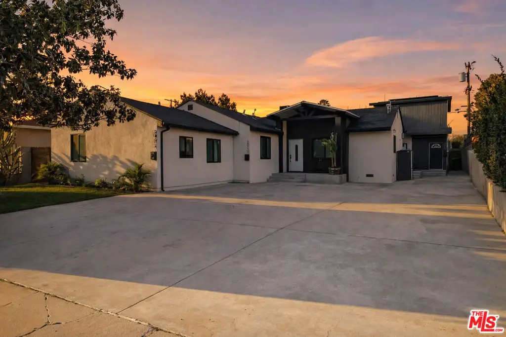 20237 Hartland Street, Winnetka, CA 91306 - #1