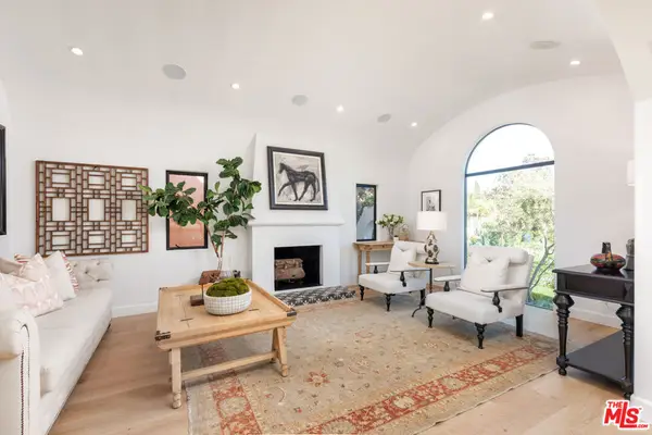 913 S Mullen Avenue, Los Angeles, CA 90019