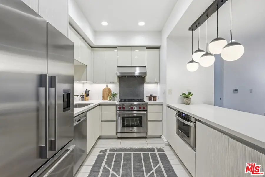 441 S Barrington Avenue #105, Los Angeles, CA 90049 - #3